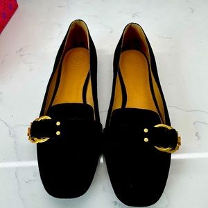 NIB never worn Tory Burch Benton ballet flat in black Napa leather size 8
